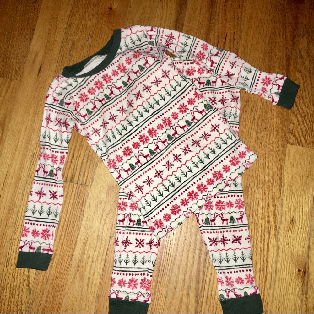 Toddler Unisex Holiday Pajamas EUC and clean condition